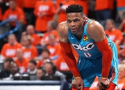 老鹰官方公布新规，威少引发争议，复出首战轰40分球迷热议！的简单介绍